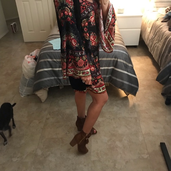 Floral bell sleeve shift dress - Picture 5 of 5